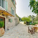 Aurora Paxos Anemogiannatika