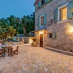 Aurora Paxos Anemogiannatika