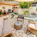 Aurora Paxos Anemogiannatika