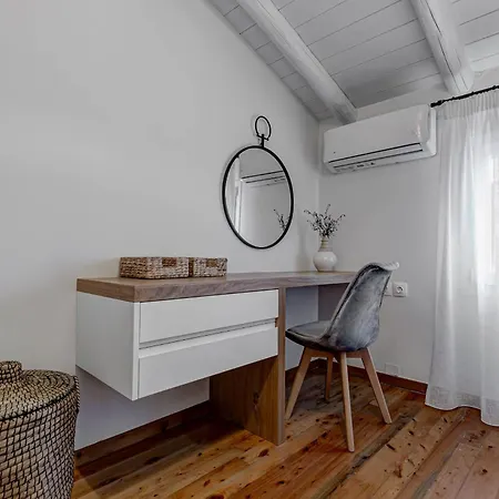 Aurora Paxos Villa