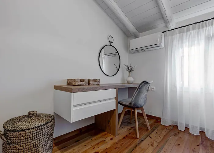 Aurora Paxos Vila